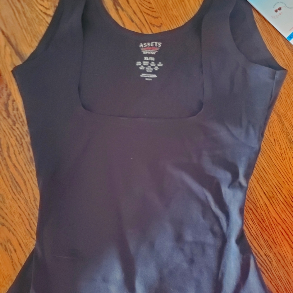 SPANX RED HOT LABEL open bust tank. XL